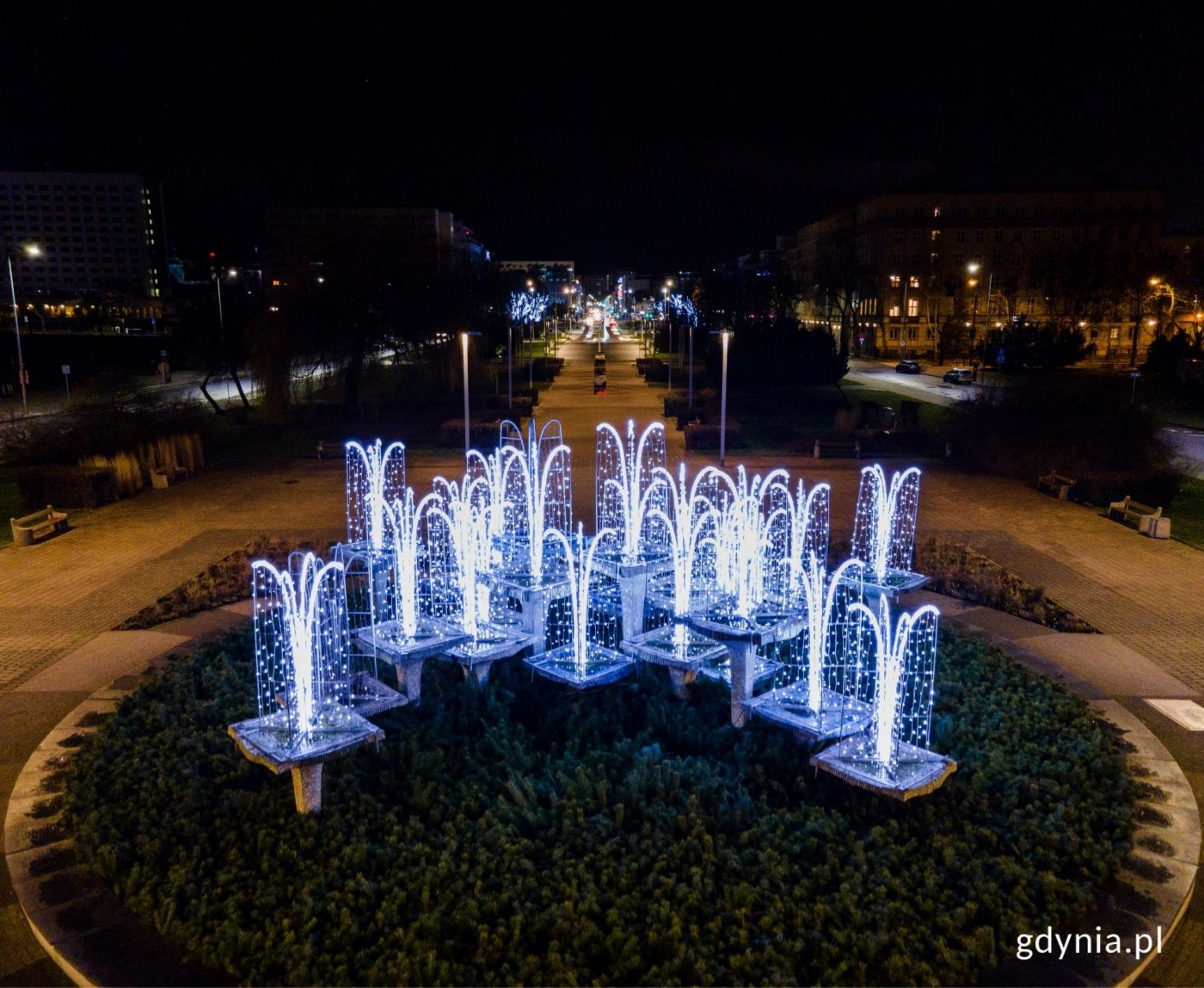 Rozświetlona fonatnna na skwerze Kościuszki // fot. Marcin Mielewski
