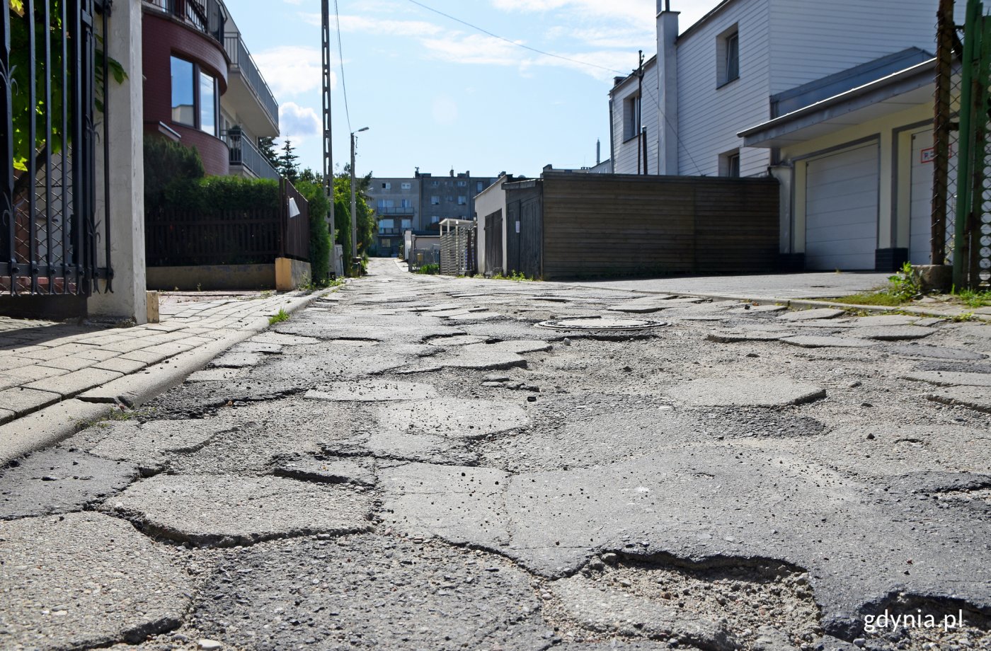 Zmieni się już zużyta nawierzchnia ulicy Raciborskiej w Orłowie, fot. Kamil Złoch