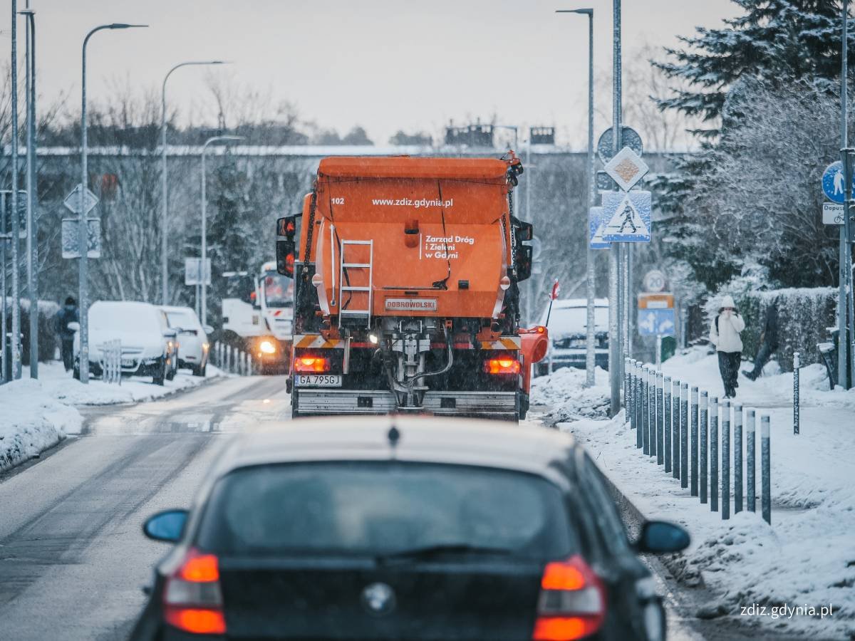 Jeden z pojazdów używanych do zimowego utrzymania ulic w Gdyni (fot. Marcin Mielewski)