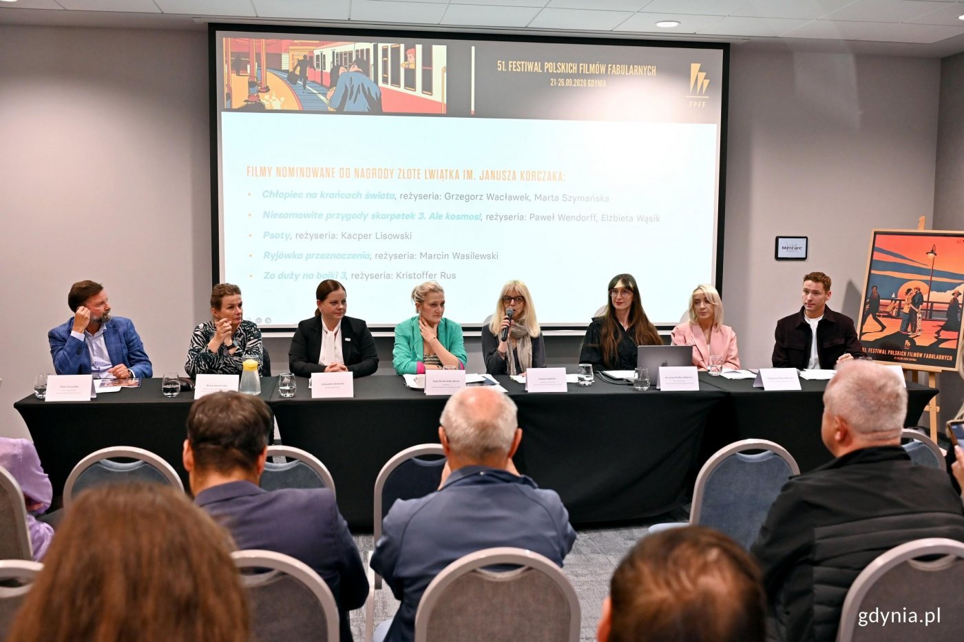 W konferencji prasowej zapowiadającej 51. Festiwal Polskich Filmów Fabularnych, która odbyła się w Hotelu Mercure, udział wzięli (od lewej): Piotr Gorzeński – prezes Zarządu Morskiego Portu Gdynia, Beata Jaworowska – zastępca dyrektora Departamentu Kultury Urzędu Marszałkowskiego Województwa Pomorskiego, prezydent Gdyni Aleksandra Kosiorek, Agata Kozierańska-Burda – dyrektorka Festiwalu Polskich Filmów Fabularnych, Joanna Łapińska – dyrektorka artystyczna Festiwalu Polskich Filmów Fabularnych, Magdalena Marszałkowska – dyrektor Departamentu Marketingu spółki Energa oraz Norbert Miętki – kierownik marketingu Invest Komfortu (fot. Magdalena Czernek)