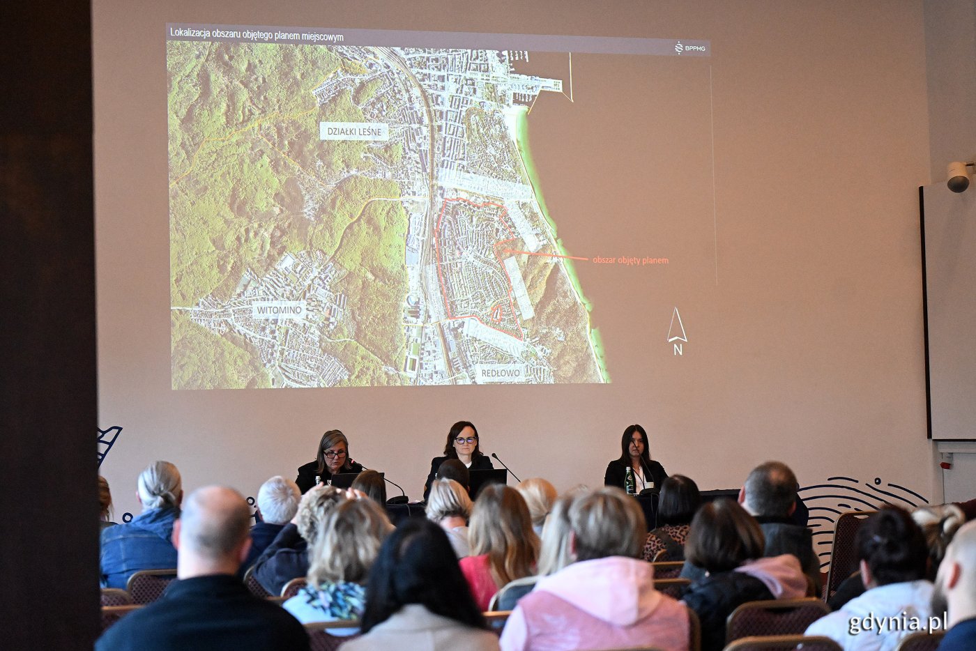 Spotkanie z mieszkańcami odbyło się w Morskim Instytucie Rybackim (fot. Michał Puszczewicz)