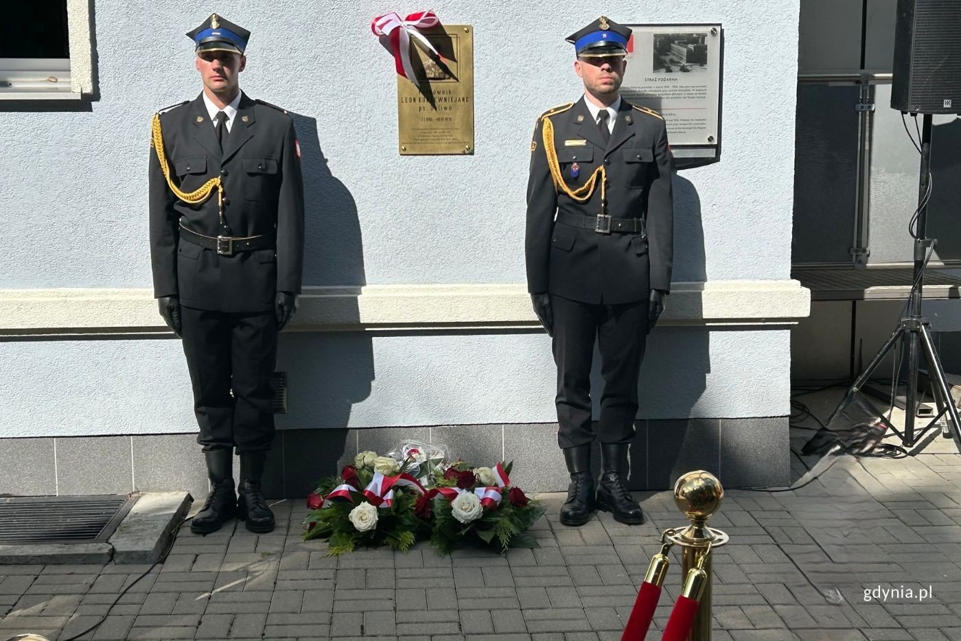 Tablica upamiętniająca pułkownika Leona Korzewnikjanca (fot. Magdalena Starnawska)