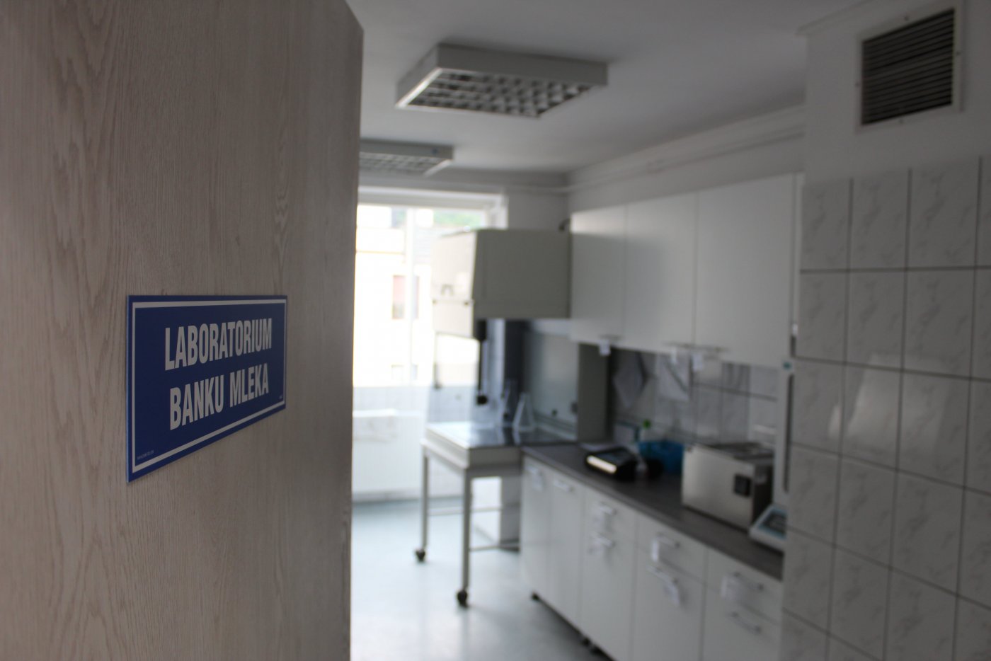 Pomieszczenie w Szpitalu Morskim im. PCK, w którym jest laboratorium Banku Mleka. Fot. z galerii GCZ