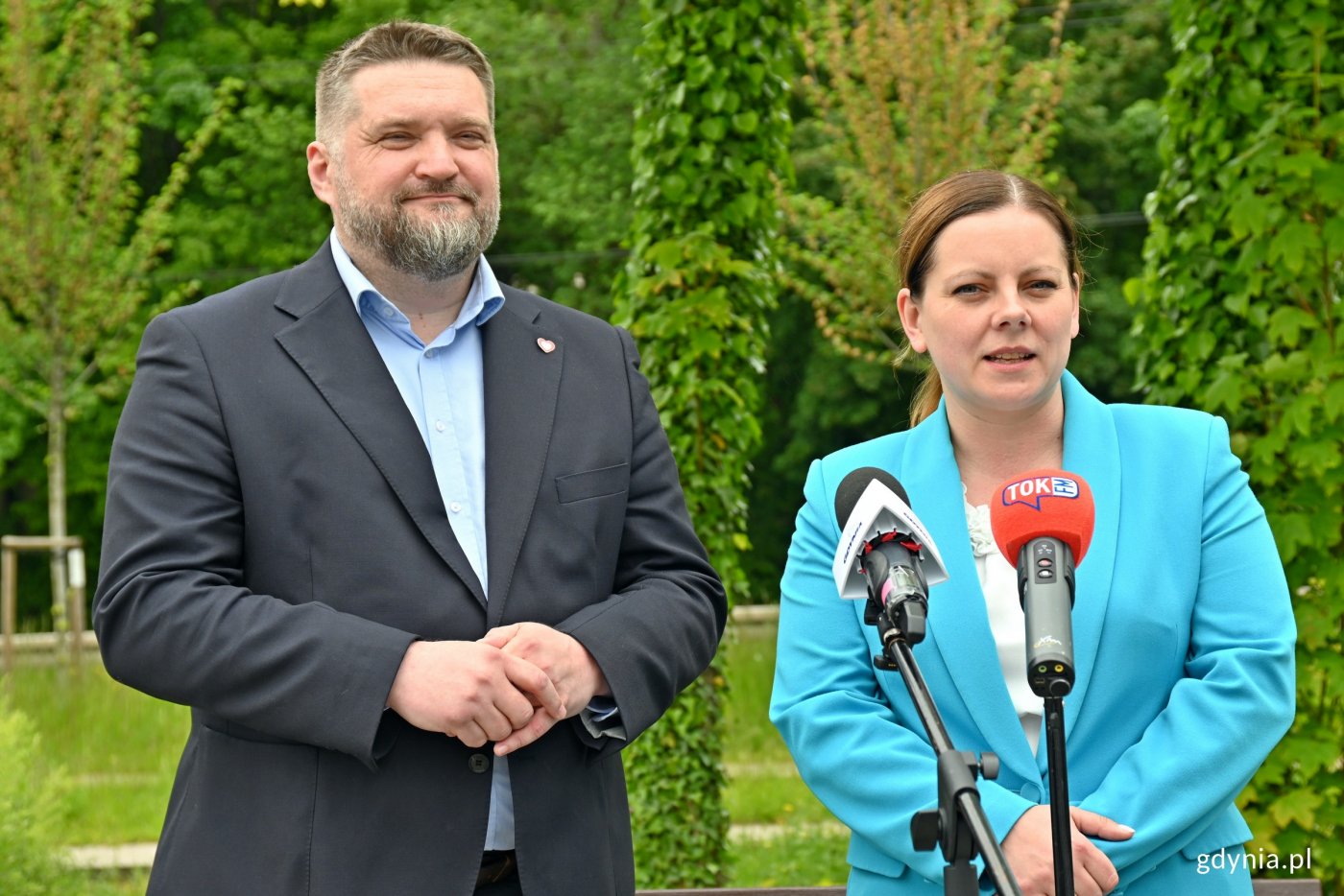 Prezydent Gdyni Aleksandra Kosiorek oraz Tadeusz Szemiot – przewodniczący Rady Miasta Gdyni podczas briefingu prasowego (fot. Magdalena Czernek)