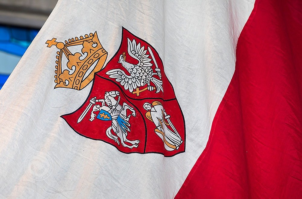 Replika powstańczej bandery // fot. mat. prasowe MMW w Gdyni
