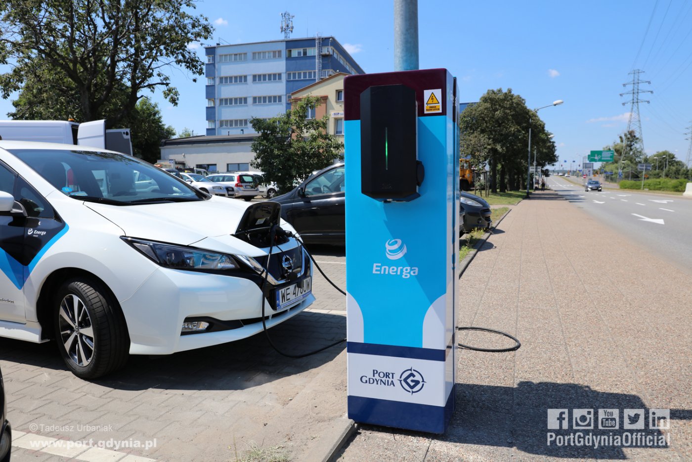 Pierwsza ładowarka zbudowana na bazie istniejącego słupa oświetleniowego powstała przy Porcie Gdynia, fot. Tadeusz Urbaniak / www.port.gdynia.pl