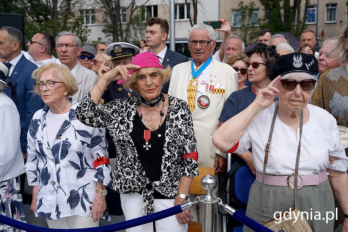 Dziękujemy żołnierzom, którzy swoją służbą, odwagą i poświęceniem służyli i nadal służą Polsce.(fot. Mirosław Pieślak)