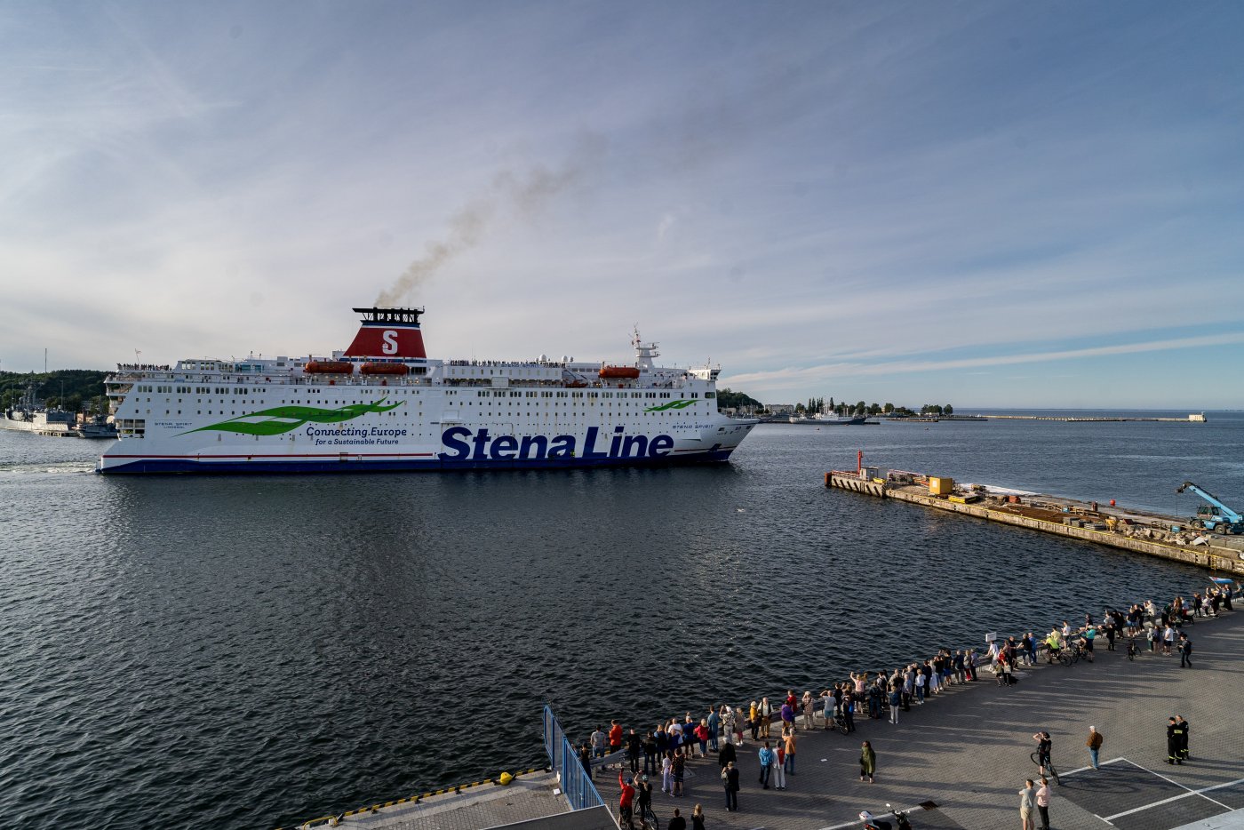 Pierwsze wypłynięcie można było obejrzeć z nabrzeża // fot. Agnieszka Zembrzycka, mat. Stena Line