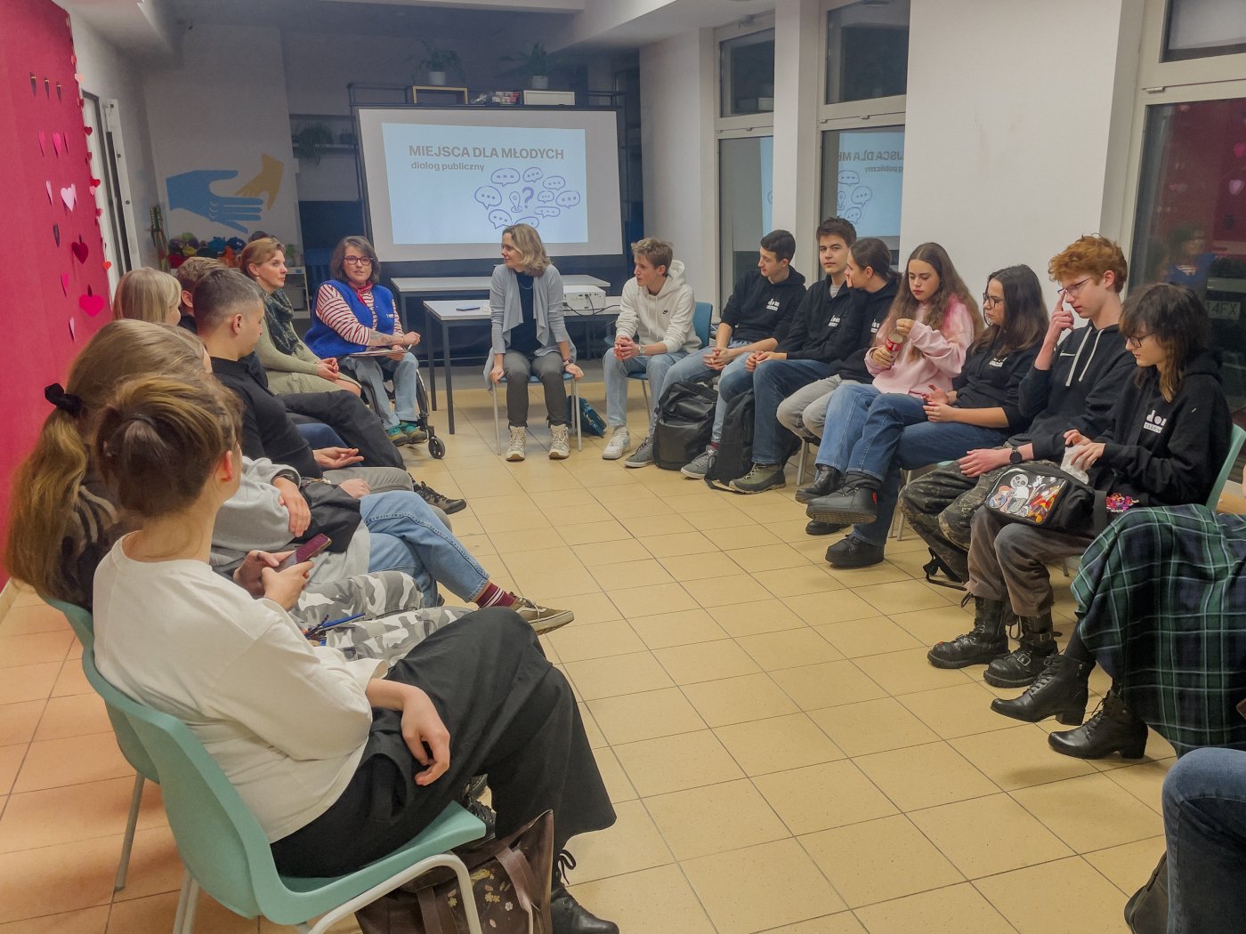 Spotkanie z młodzieżą odbyło się w Miejscu Otwartym, przy ul. Starowiejskiej 25 (fot. materiały prasowe)