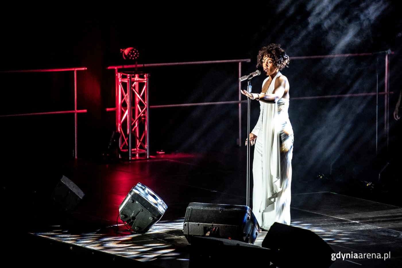 W rolę słynnej Whitney Houston wcieliła się Elesha Moses, fot. Dawid Linkowski