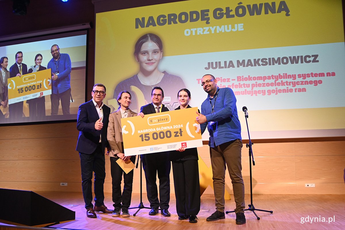 Wręczenie nagrody głównej Julii Maksimowicz  (fot. M. Idczak)