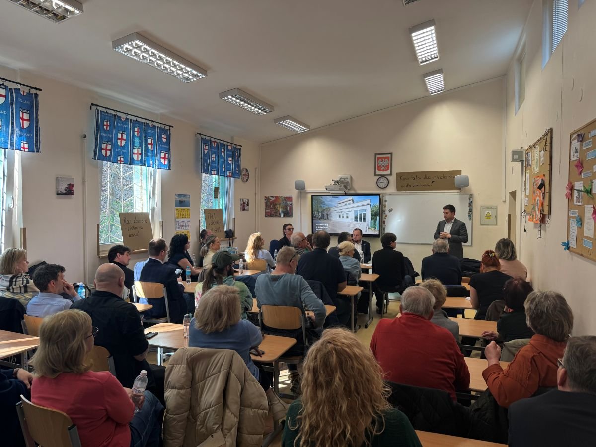 Podczas spotkania poruszono tematy ważne dla społeczności Grabówka (fot. Łukasz Kamasz/gdynia.pl)