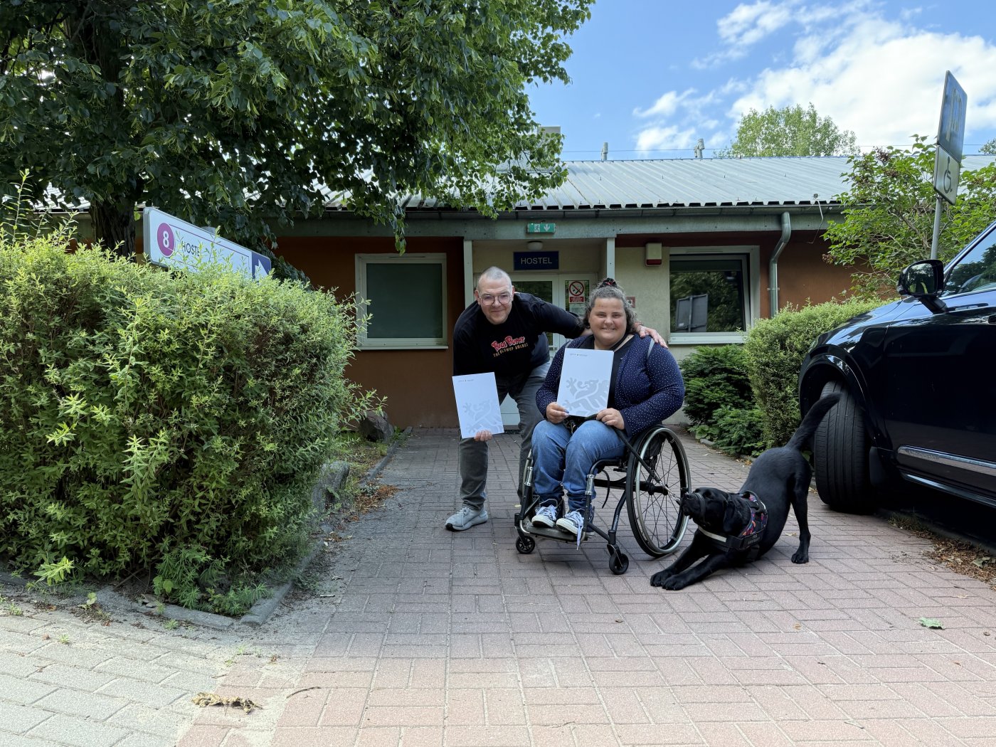 Marta Czachor z Wydziału Dostępności Urzędu Miasta Gdyni i Radosław Surała ze szkoły nauki jazdy Elka School podczas warsztatów w Hostelu Szpitala Morskiego (mat. prasowe)