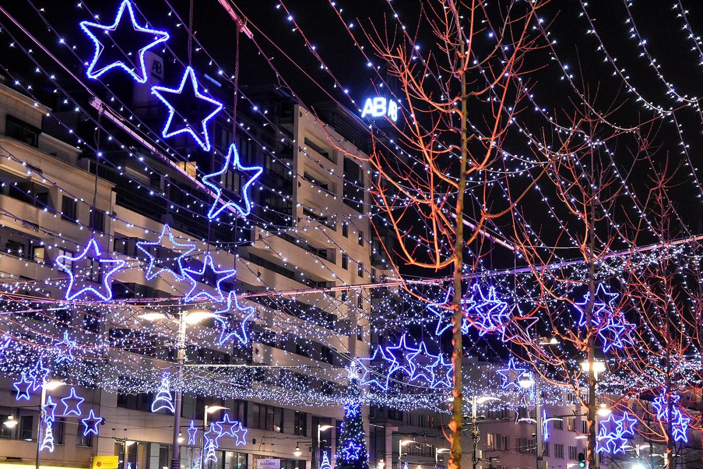 Plac Kaszubski i w tym roku zostanie udekorowany świątecznymi iluminacjami, fot. zdj. archiwalne / Michał Puszczewicz