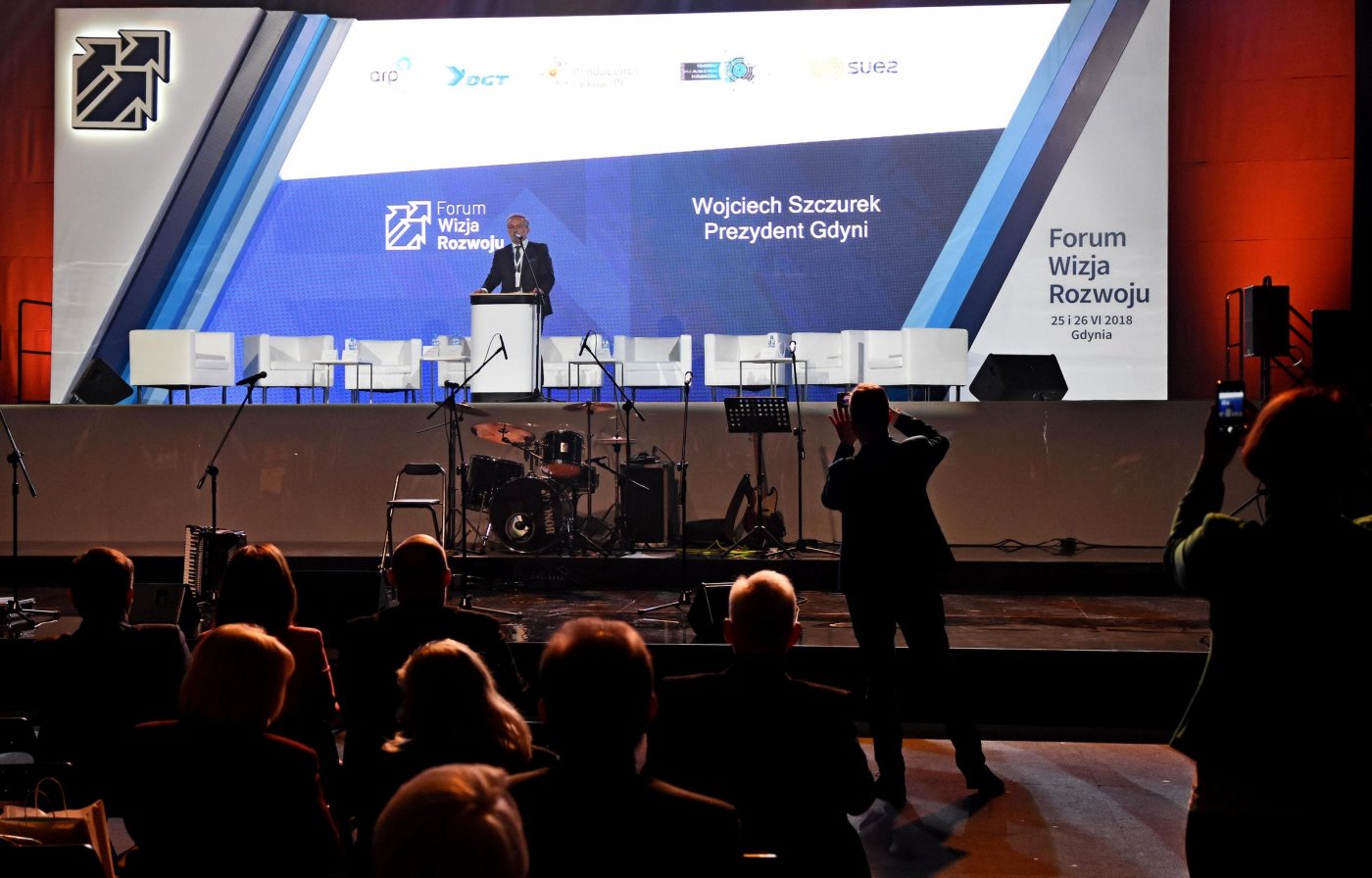 Wystąpienie prezydenta Gdyni, Wojciecha Szczurka podczas drugiego dnia Forum Wizja Rozwoju, fot. Kamil Złoch