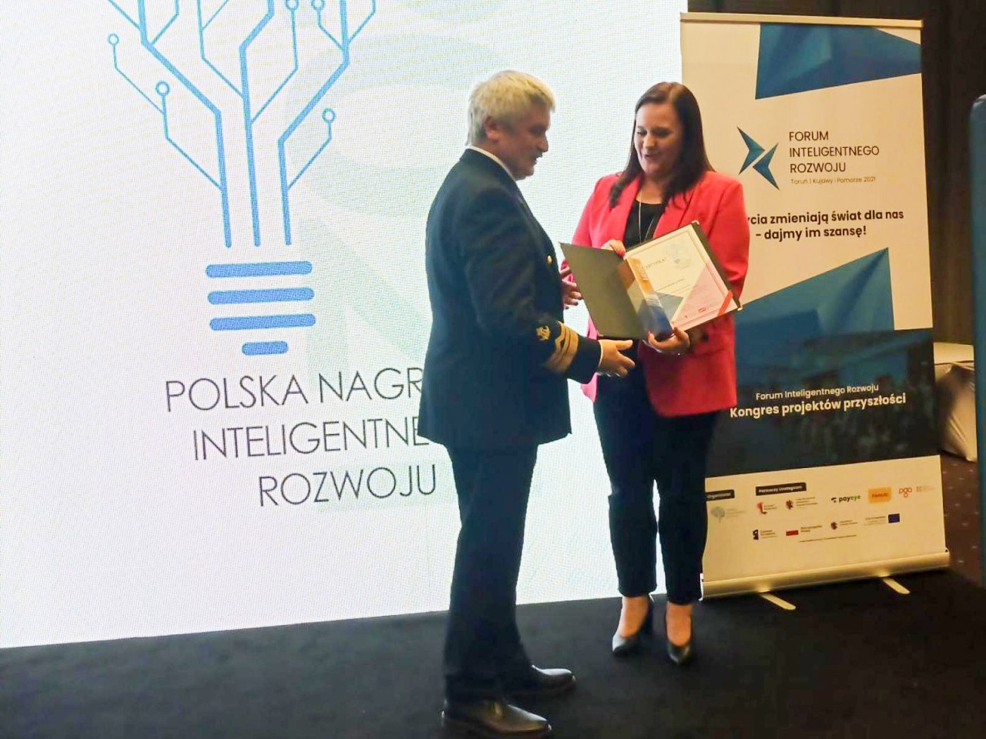 Polska Nagroda Inteligentnego Rozwoju dla Uniwersytetu Morskiego w Gdyni. Źródło:  www.umg.edu.pl