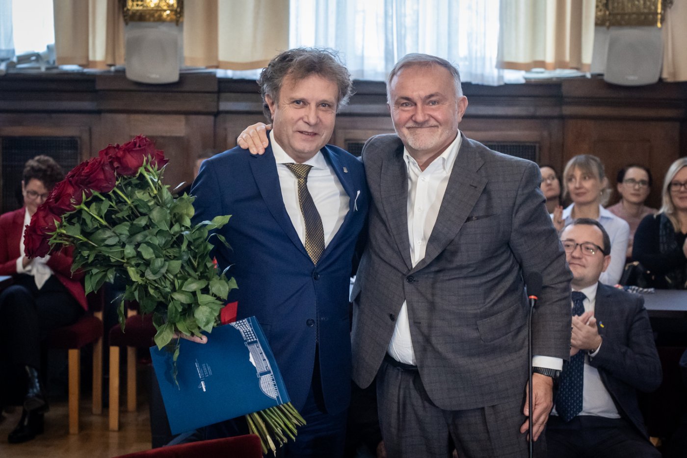 Prezydent Gdyni Wojciech Szczurek żegna byłego juz prezydenta Sopotu, obecnie posła do Sejmu, Jacka Karnowskiego. Fot. Krzysztof Mystkowski/KFP UMS