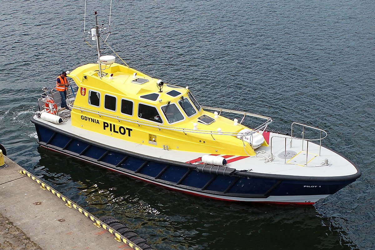 Pilotówka gdyńskiego przedsiębiorstwa Unipil dotarła z Irlandii do Gdyni // Fot.: Tadeusz Urbaniak / ZMP Gdynia