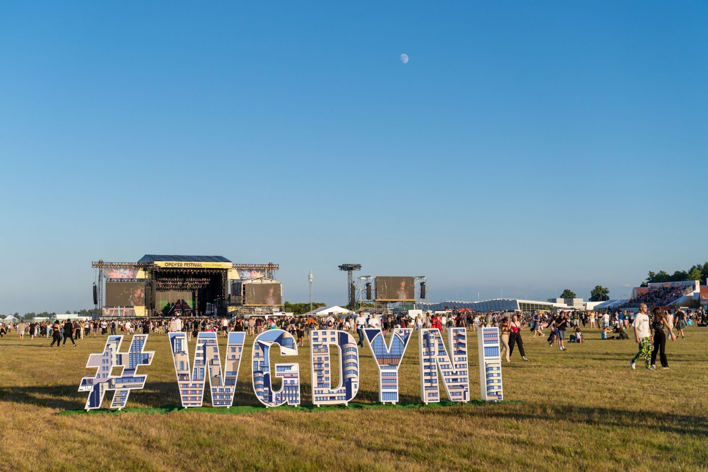 Wizualizacja podświetlanego napisu #WGDYNI  (fot. materiały prasowe Urzędu Miasta Gdyni)