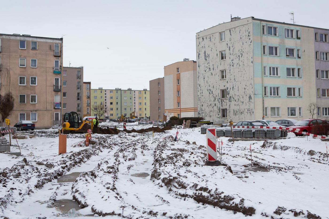 Półmetek prac rewitalizacyjnych wewnątrz osiedla ZOH