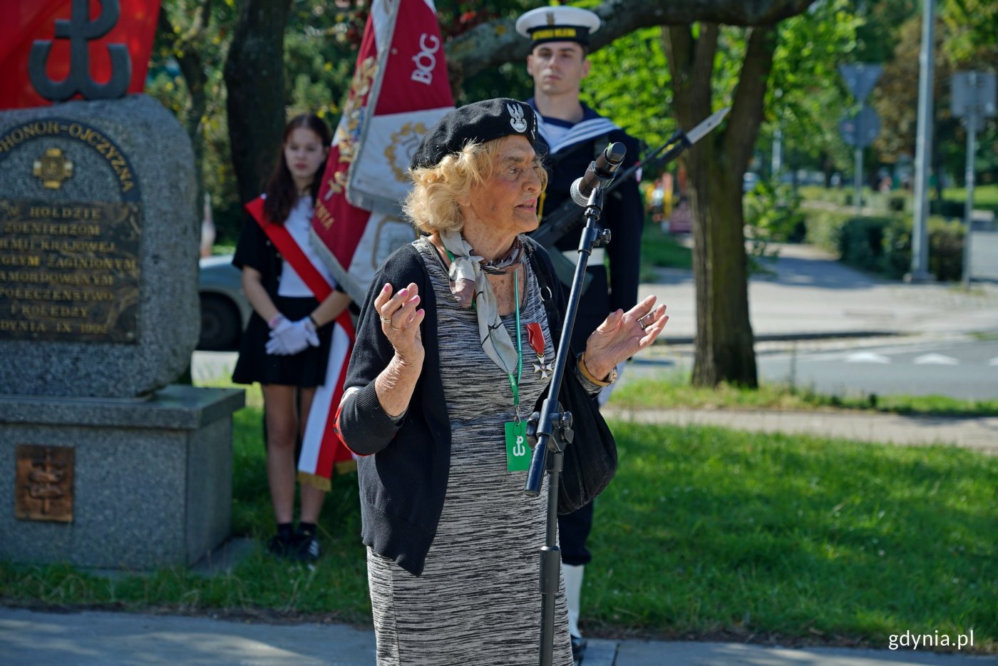 Krystyna Kodymowska ps. Stokrotka - gdynianka, uczestniczka powstania warszawskiego podczas uroczystości upamiętniających 81. rocznicę wybuchu powstania warszawskiego (fot. Magdalena Czernek)