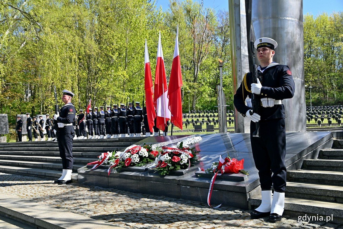 Na Cmentarzu Wojennym w Redłowie, pod pomnikiem Obrońców Wybrzeża, odbędą się uroczystości upamiętniające 81. rocznicę zakończenia II wojny światowej (Fot. Magdalena Czernek)