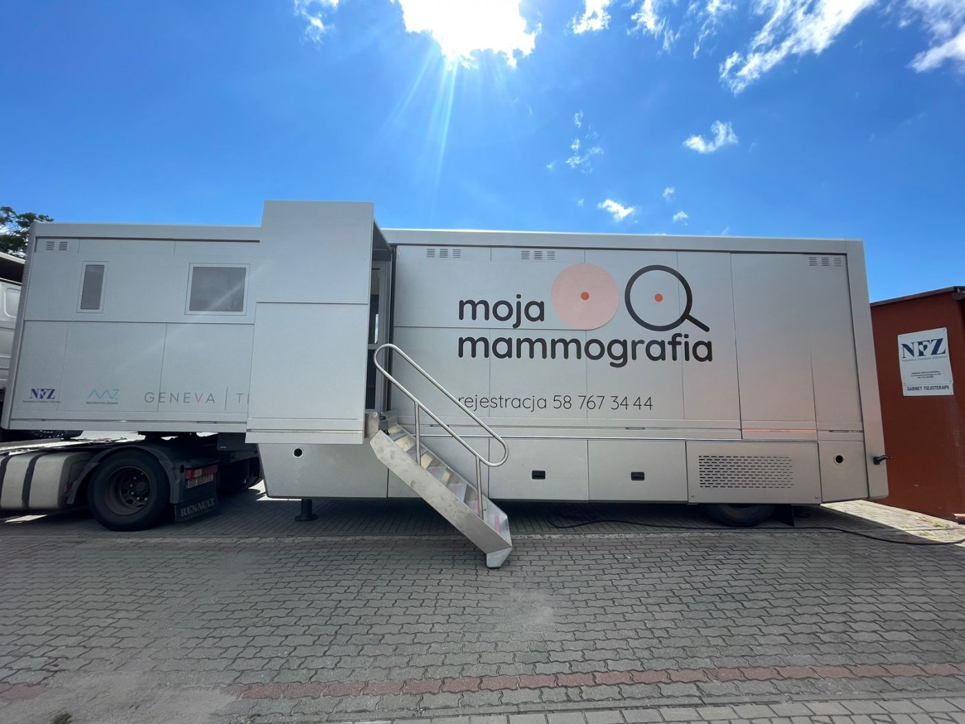 Mammobus // mat. prasowe Geneva Trust 