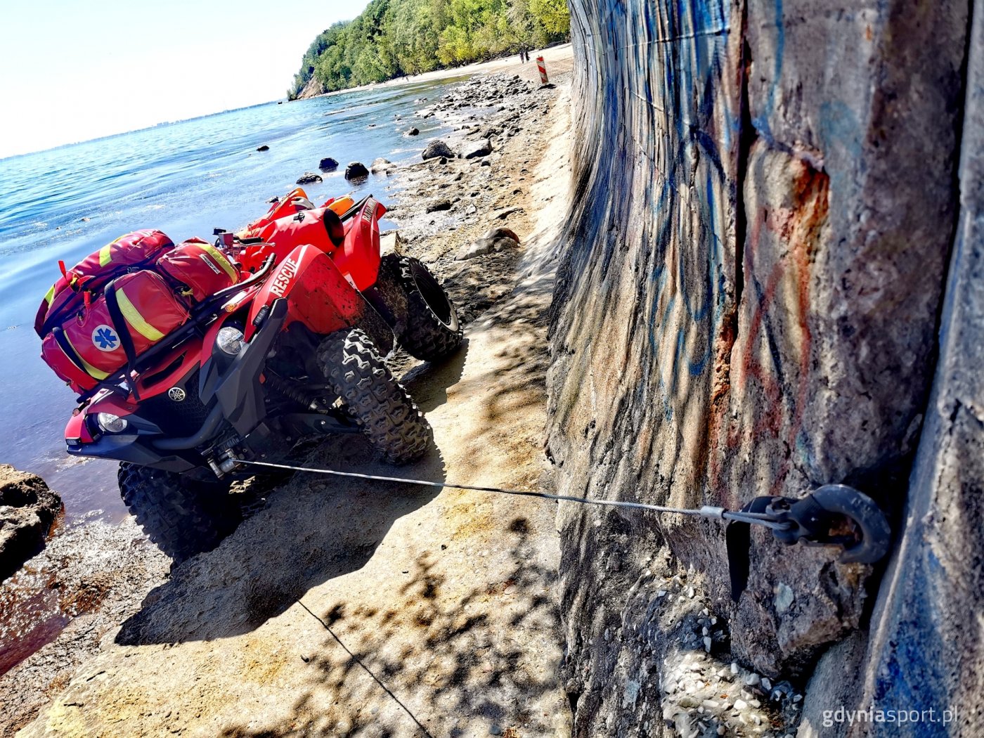 Łączna długość linii brzegowej, na której odbywał się patrol, to 6,5 km w jedną stronę.