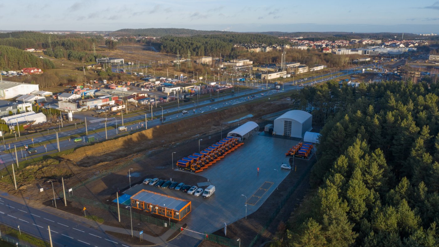 Widok z lotu ptaka na wybudowaną rok temu bazę południową LIZUD // fot. ZDiZ