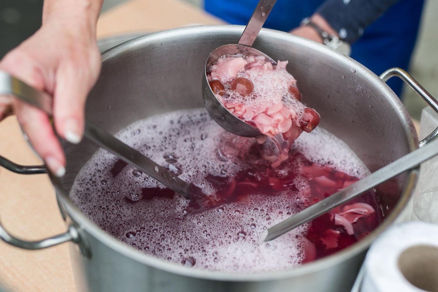 Rok temu wiśnie, tym razem - truskawki. Zupa ma pobić trzy rekordy