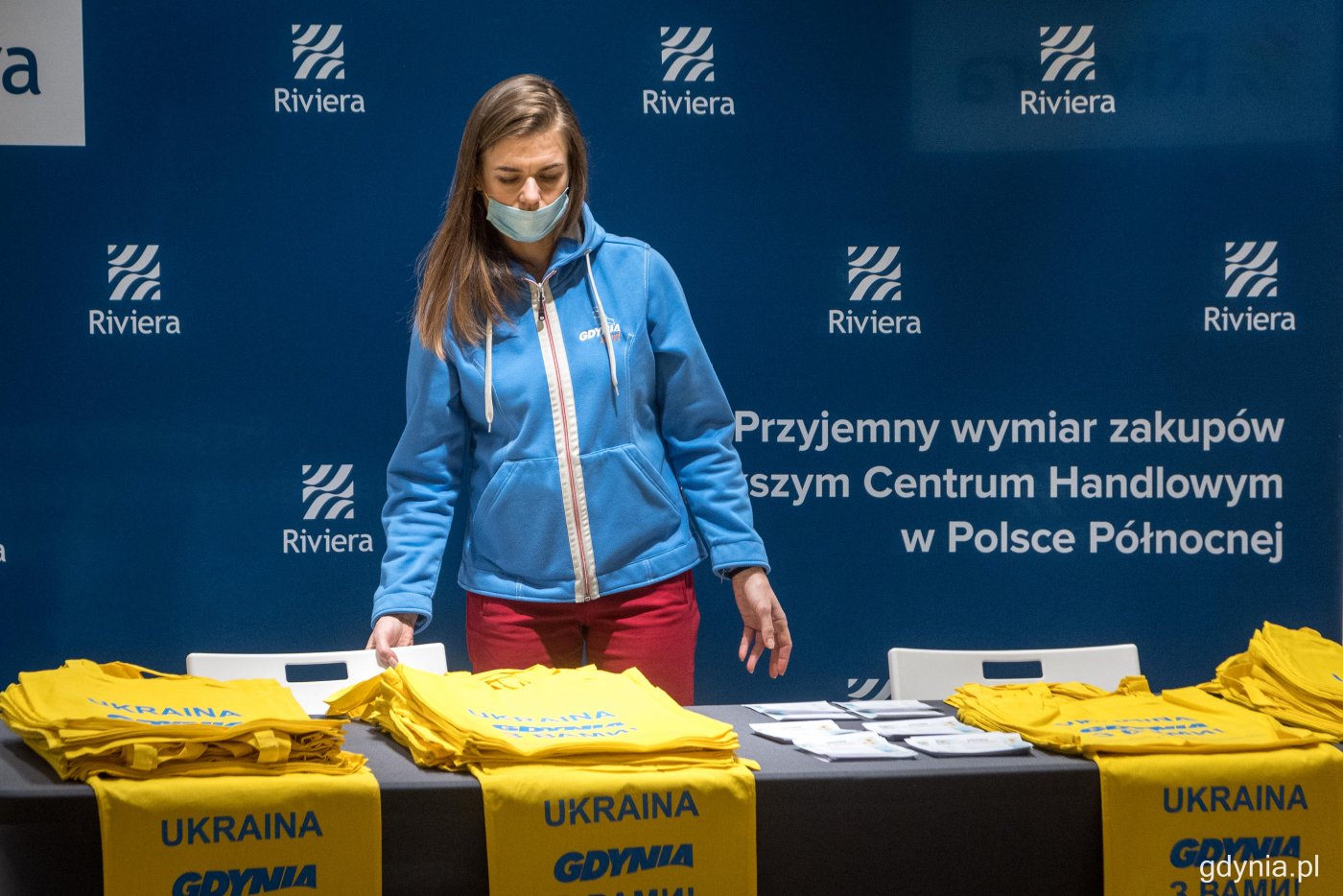 Dzisiaj ruszył punkt zbiórki rzeczy dla osób z Ukrainy w CH „Riviera” // fot. Magda Śliżewska