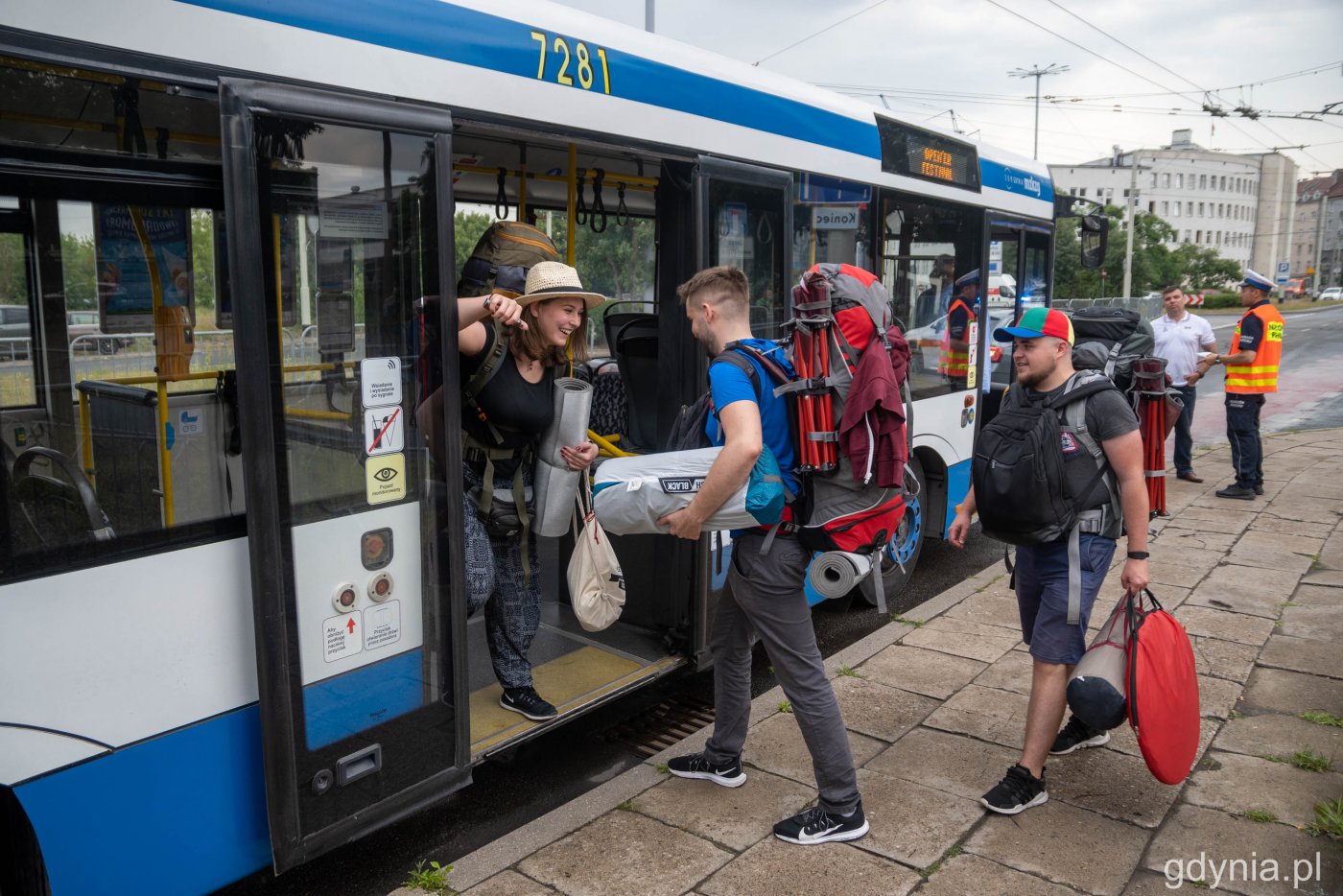 Pierwsi uczestnicy festiwalu już skorzystali z bezpłatnej linii autobusowej OF // fot. Paweł Kukla