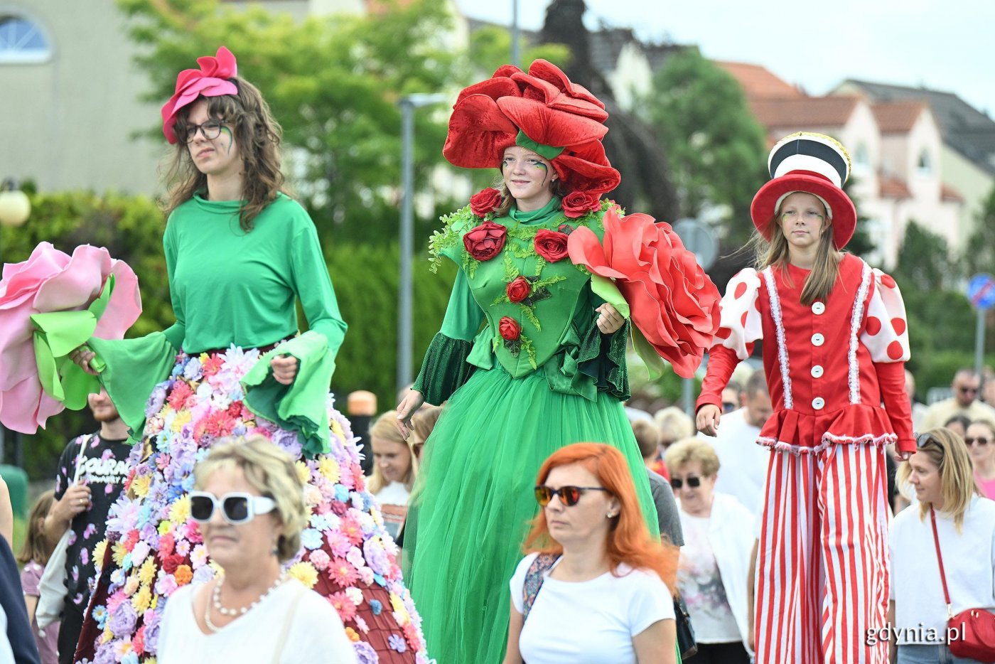 Kolorowa parada przeszła ulicą Strzelców (fot. Michał Puszczewicz)