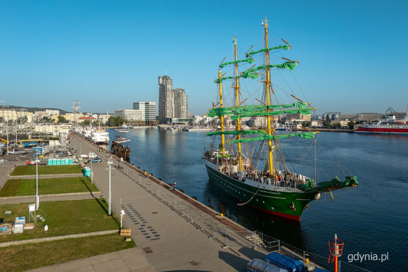 Alexander von Humboldt II w gdyńskim porcie (fot. Kamil Złoch)