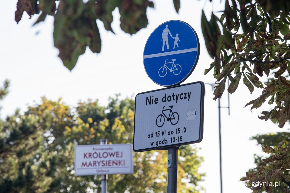Znaki informujące o ruchu pieszo-rowerowym na promenadzie Królowej Marysieńki zostaną zmienione//Fot. Przemysław Kozłowski
