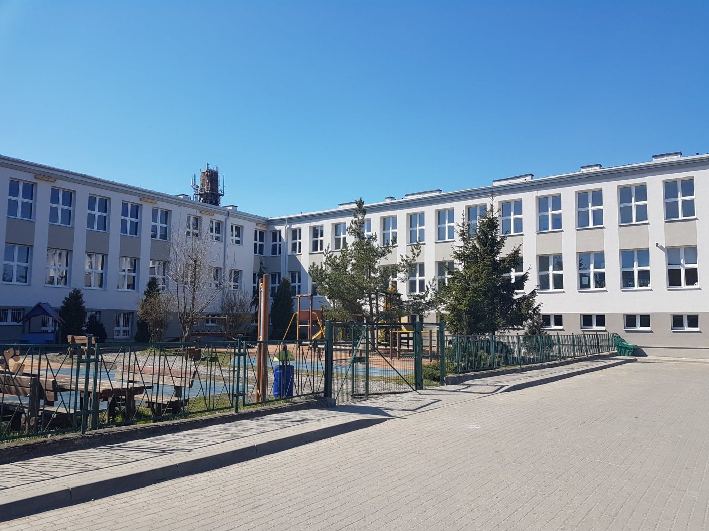 Szkoła Podstawowa nr 34 przy ul. Cylkowskiego 5, w której została dokonana termomodernizacja  // fot. Małgorzata Omachel-Kwidzińska