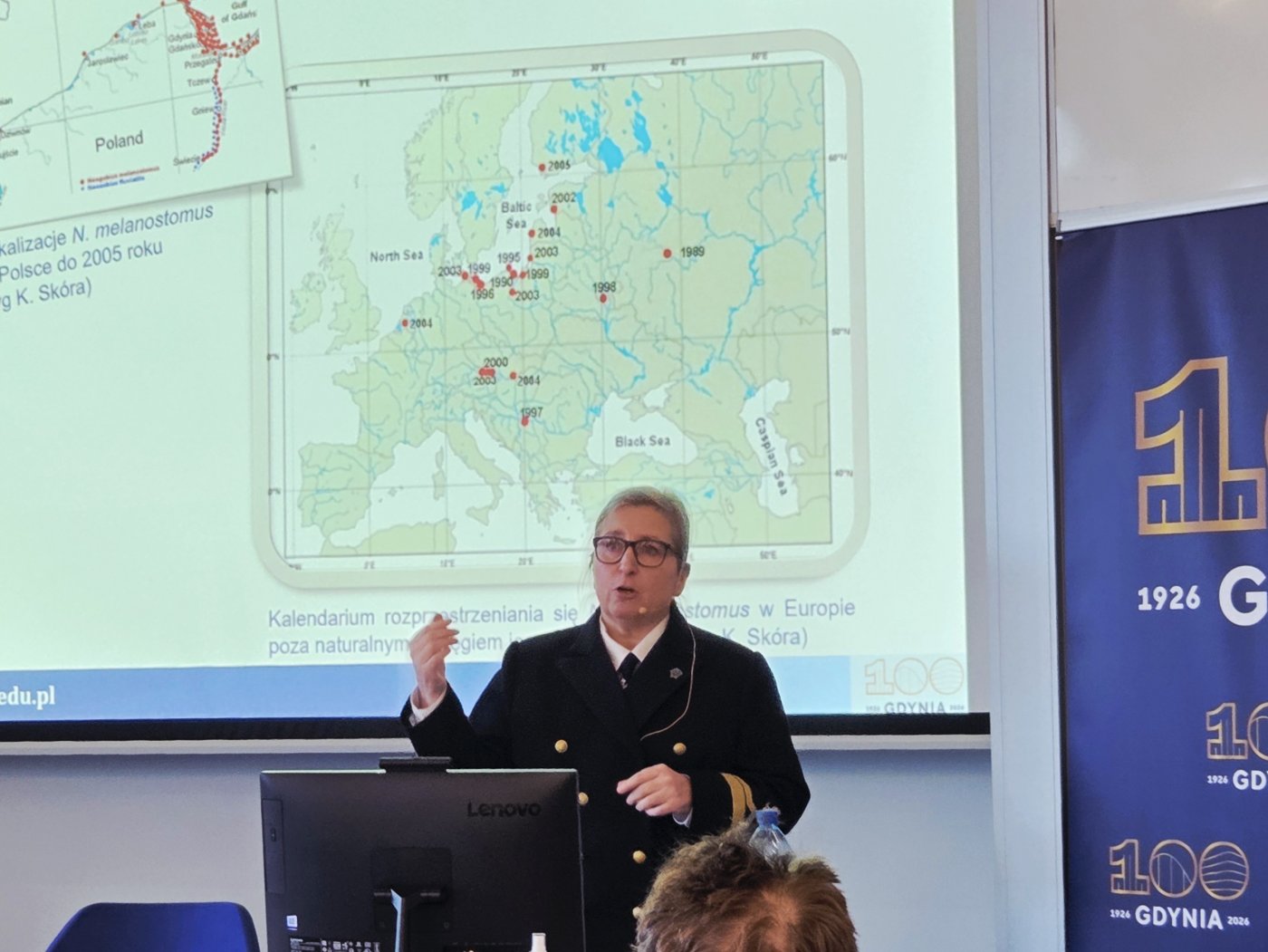 Wykład „Bałtyk – nasze morze. Co naprawdę kryje się w wodach u bram Gdyni?”, który wygłosiła dr hab. Magdalena Bogalecka, prof. UMG. (Fot. Dorota Patzer)