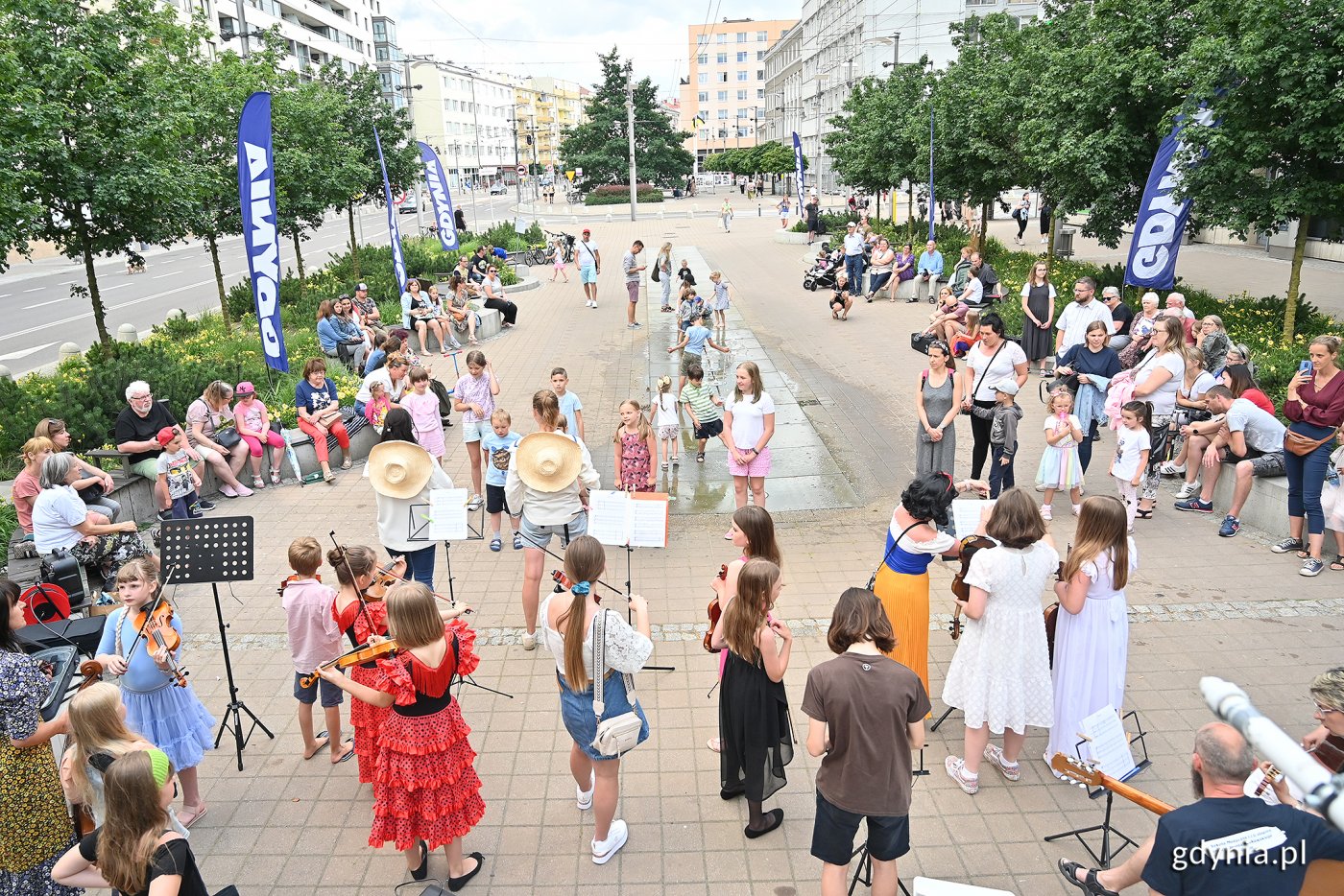 Koncert uczniów Szkoły Muzycznej I i II stopnia im. Z. Noskowskiego w Gdyni w ramach cyklu „Chodźcie na plac Kaszubski” // fot. Michał Puszczewicz