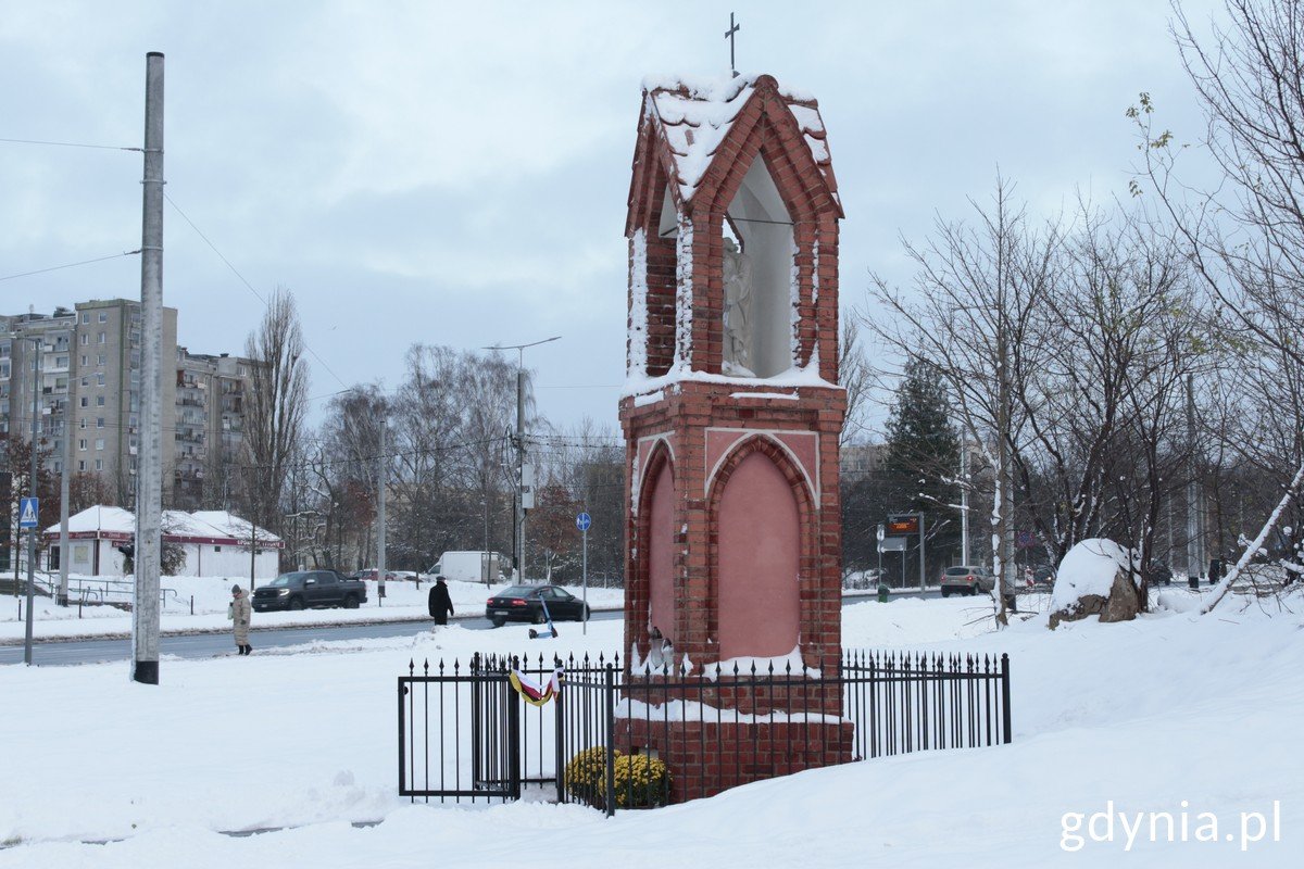 Kapliczkę znajdziemy przy skrzyżowaniu ulic Starodworcowej i Wielkopolskiej. Fot. Magdalena Śliżewska