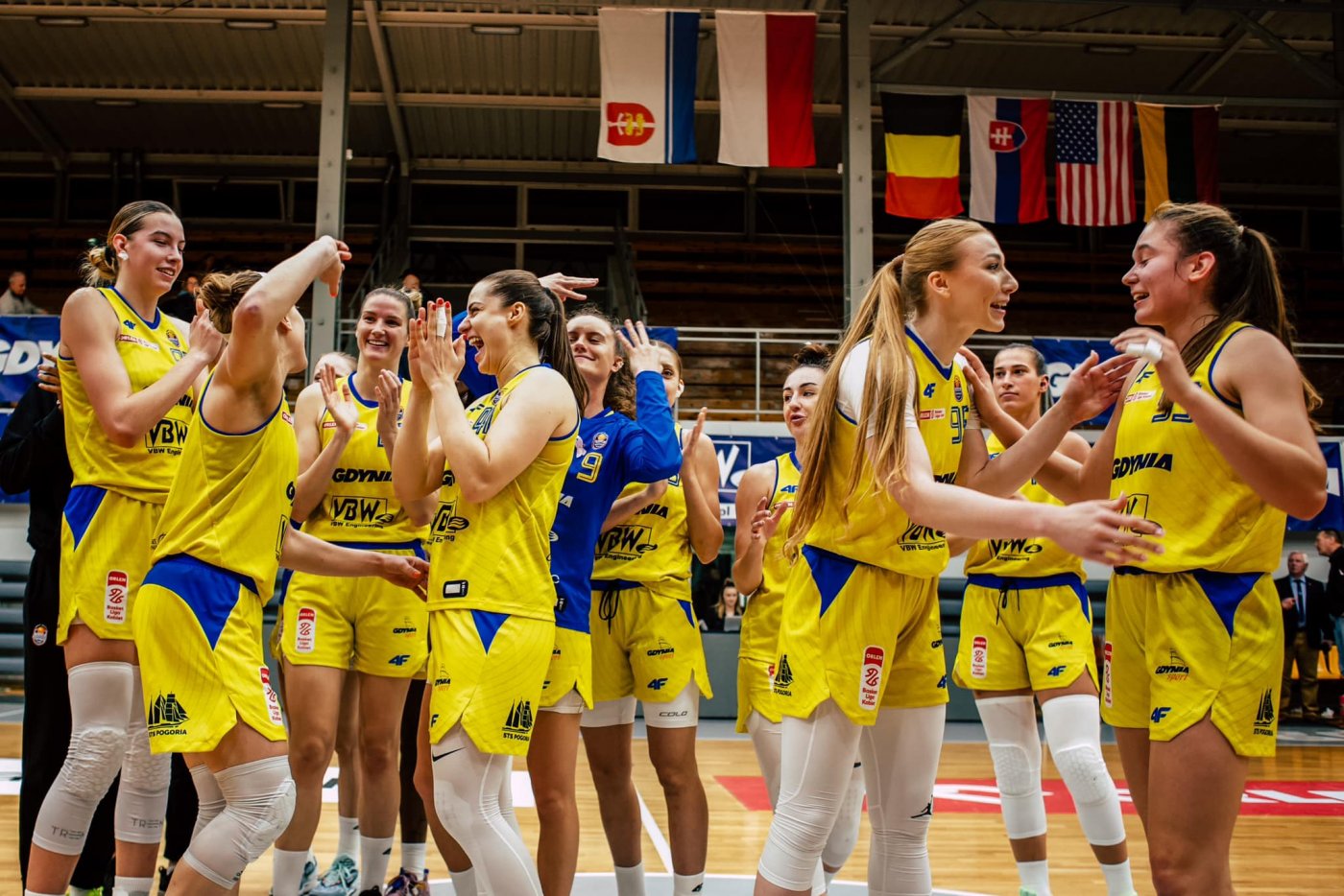 koszykarki żeńskiego klubu VBW Arki Gdynia w trakcie meczu Orlen Basket Ligi Kobiet.