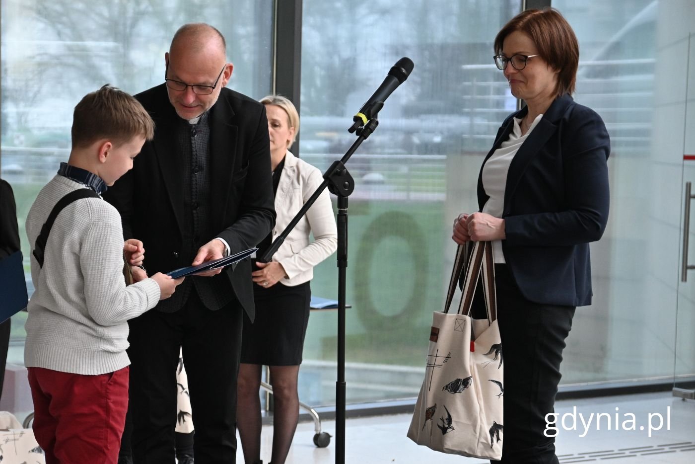 Wręczenie nagród i wyróżnień. Na zdjęciu: wiceprezydent Gdyni, Michał Guć (fot. Magdalena Starnawska)