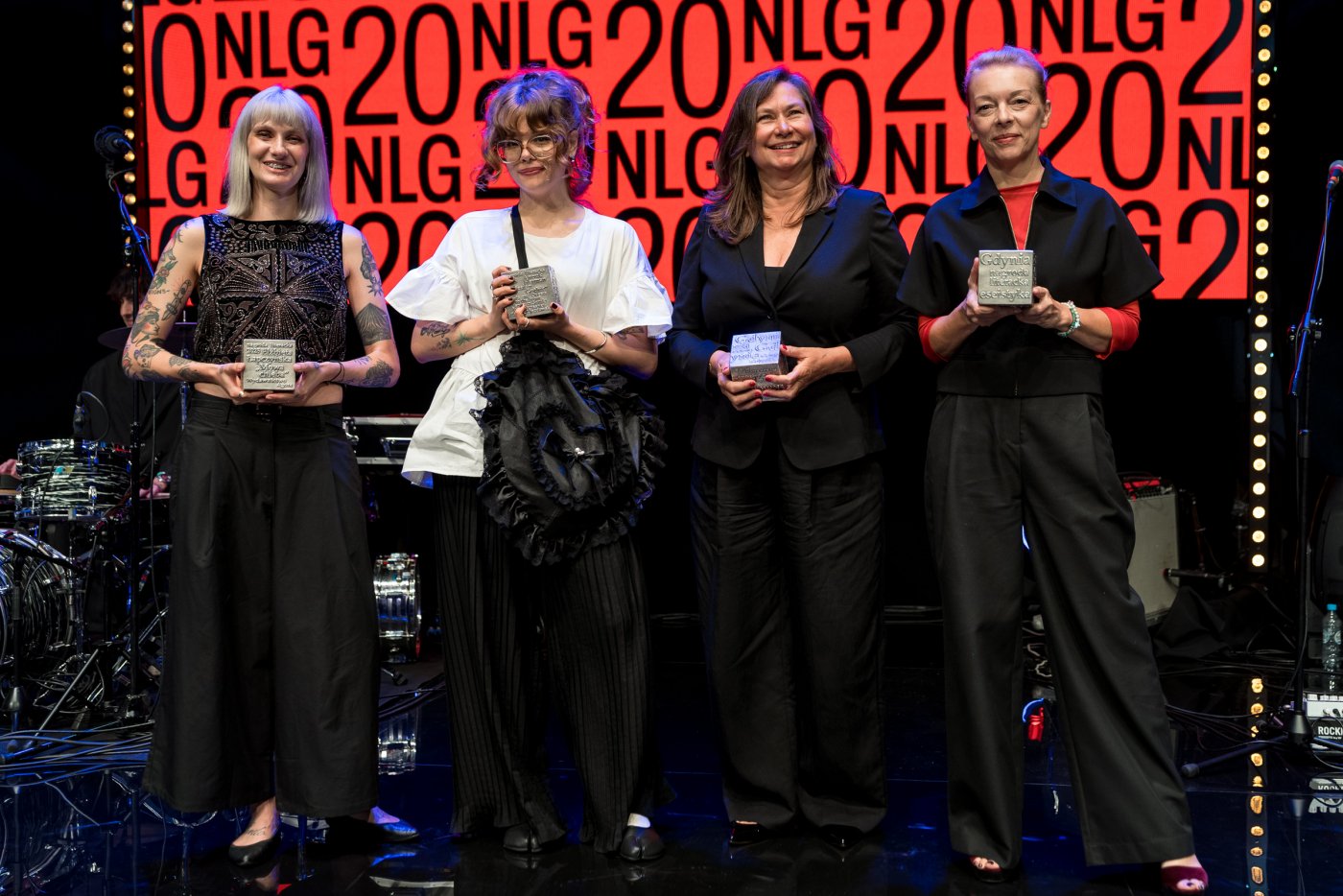 Tegoroczne Kostki Literackie otrzymały (od lewej): prozaiczka Elżbieta Łapczyńska, poetka Anouk Herman, tłumaczka Agnieszka Kowaluk i eseistka Joanna Wilengowska (fot. Paweł Budziński)