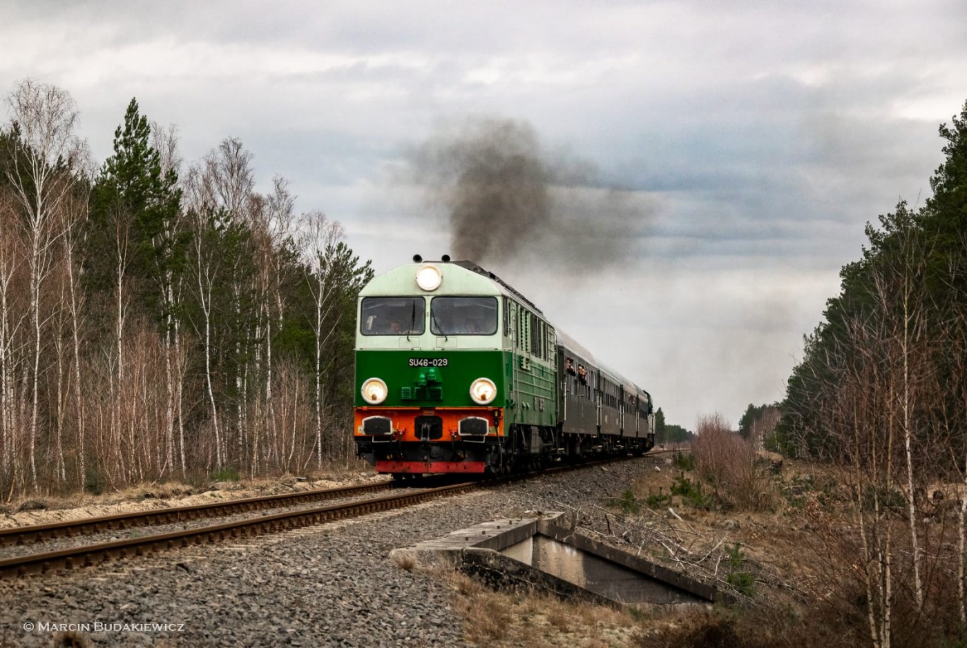 Historyczny pociąg turystyczny na torach // fot. facebook.com/TurKolpl