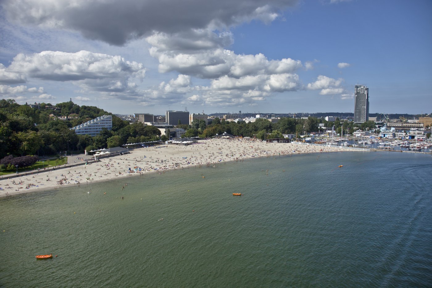 W Gdyni czekają na wypoczywających 4 strzeżona kąpieliska