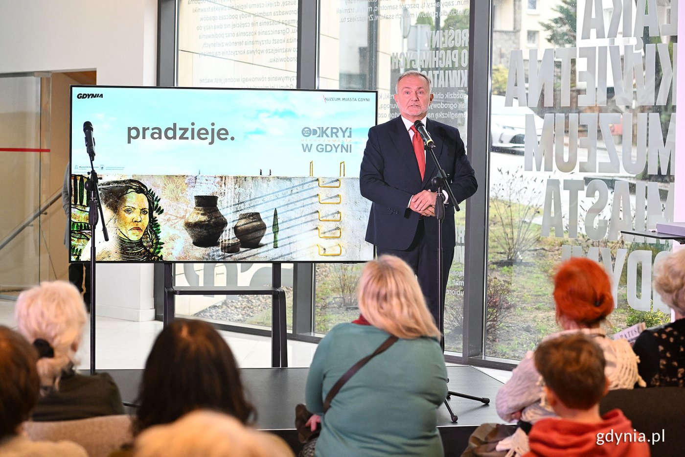 Otwarcie wystawy „Odkryj w Gdyni nieoczywiste. Pradzieje” w Muzeum Miasta Gdyni. Na zdj. prezydent Gdyni, Wojciech Szczurek. Fot, Michał Puszczewicz