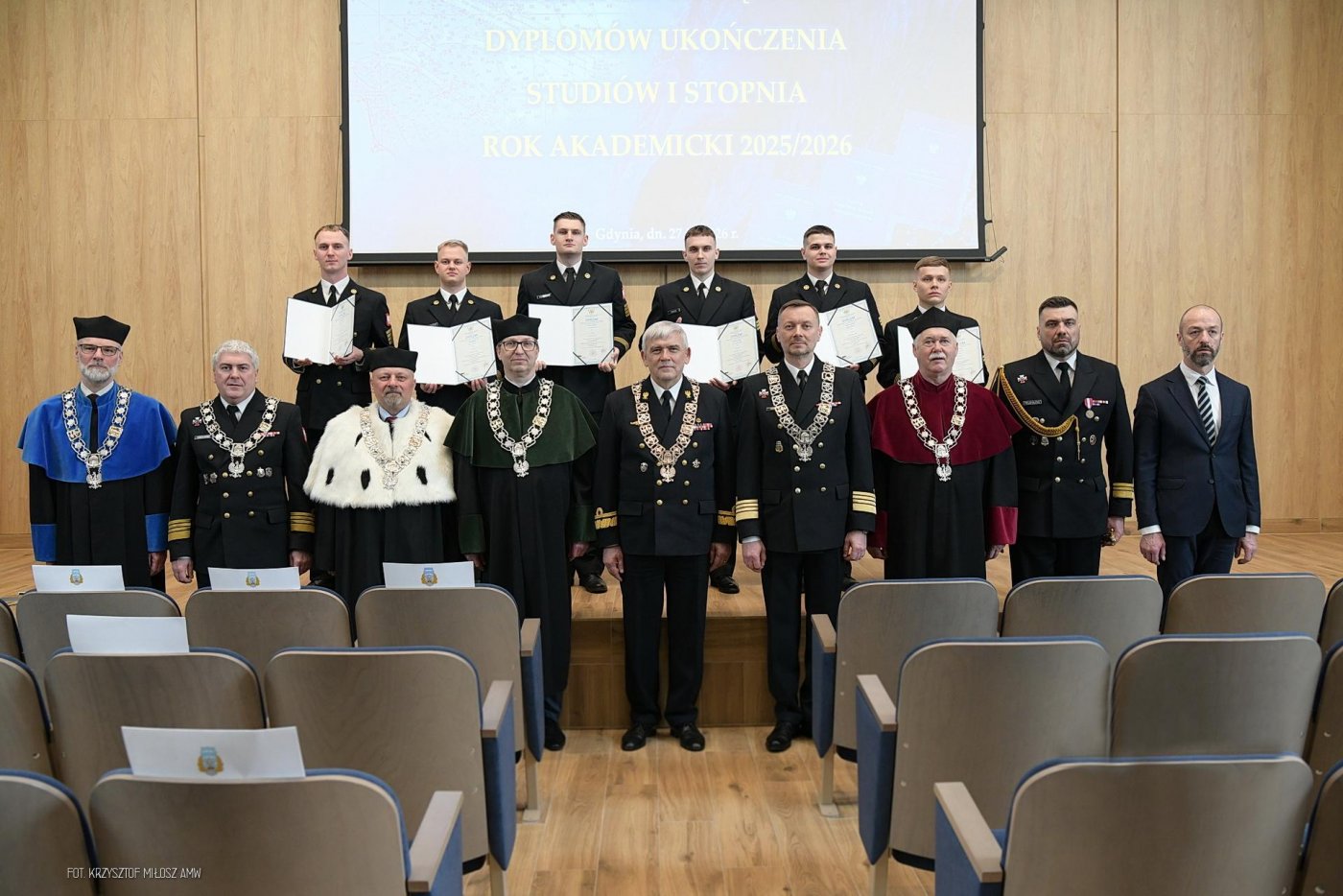Uroczysta gala wręczenia dyplomów ukończenia studiów I stopnia. fot. Krzysztof Miłosz\ Akademia Marynarki Wojennej w Gdyni.