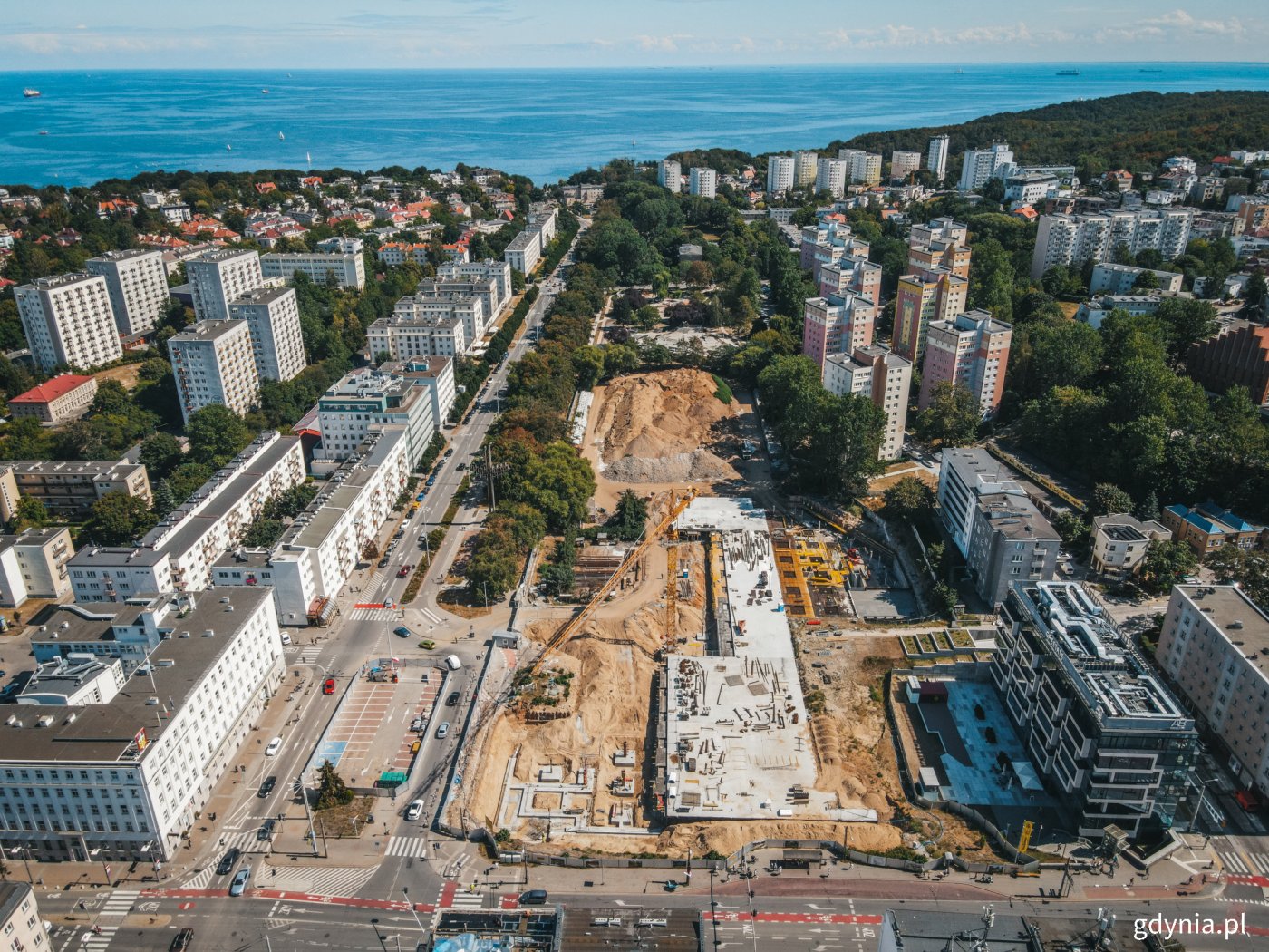 Jeszcze blisko 20 lat temu rozważano w tym miejscu budowę centrum handlowego i nowej siedziby ratusza. Teraz powstaje tu kilkunastohektarowy Park Centralny. Fot. Marcin Mielewski