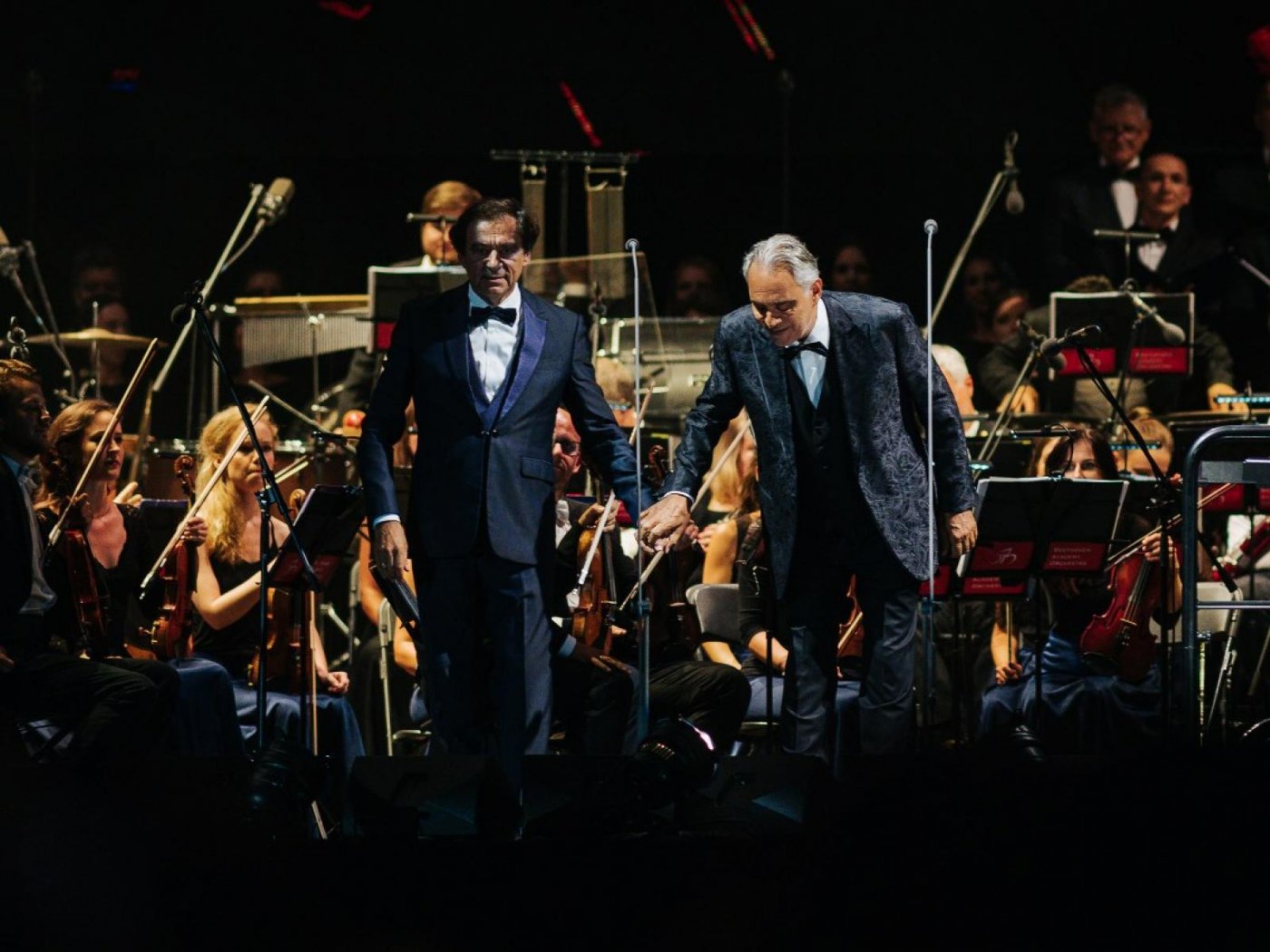 Koncert Andrei Bocellego z Akademickim Chórem Uniwersytetu Morskiego w Gdyni na Stadionie PGE Narodowym w Warszawie. Fot. Jakub Janecki, źródło: www.umg.edu.pl