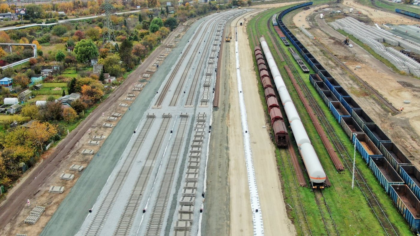 Nowe tory do gdyńskiego portu. Fot. Damian Strzemkowski, Szymon Danielek, źródło: www.plk-sa.pl