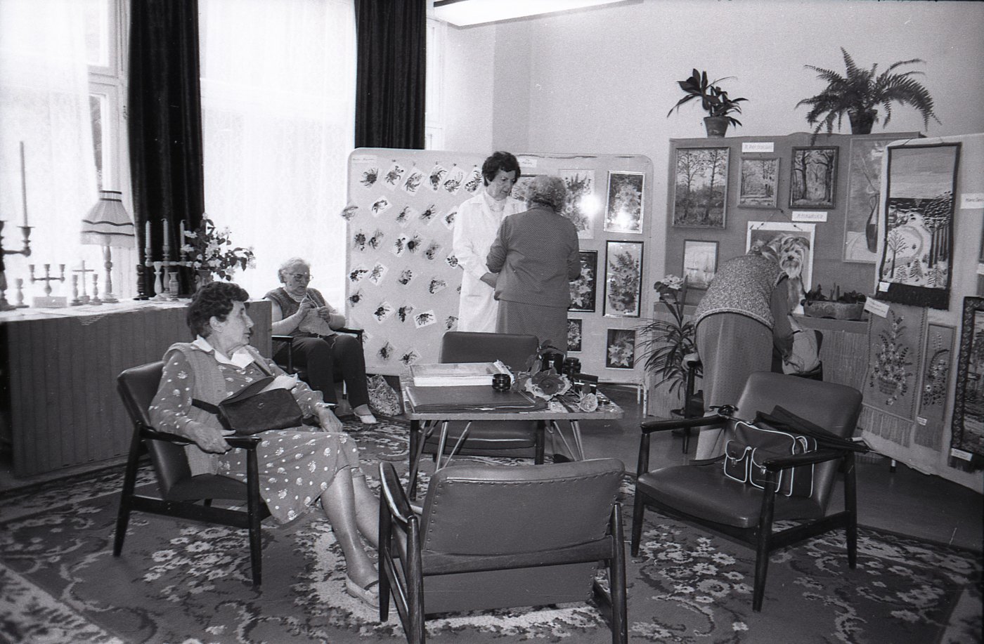 Wystawa prac mieszkańców, 1984 r. Fot. Małgorzata Tokarz / Muzeum Miasta Gdyni
